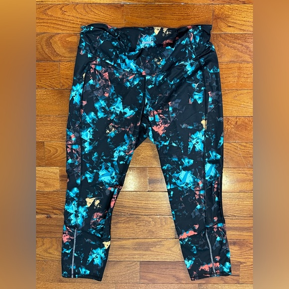 Old Navy Pants - Old Navy Active Go-Dry Splash Print Cropped Leggings XL Preowned Athleisure
